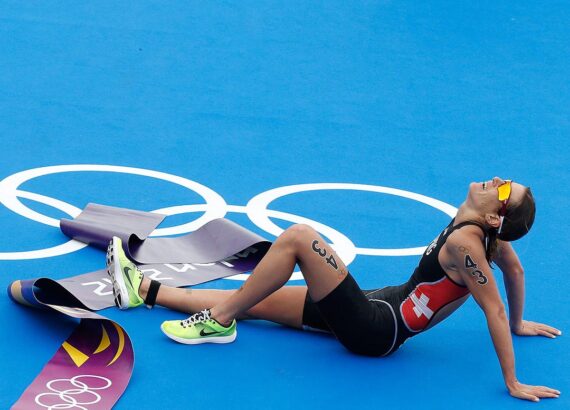 2012: Nicola im Ziel nach dem Olympischen Triathlon in Lodon 2012 – am Ziel ihrer Träume!